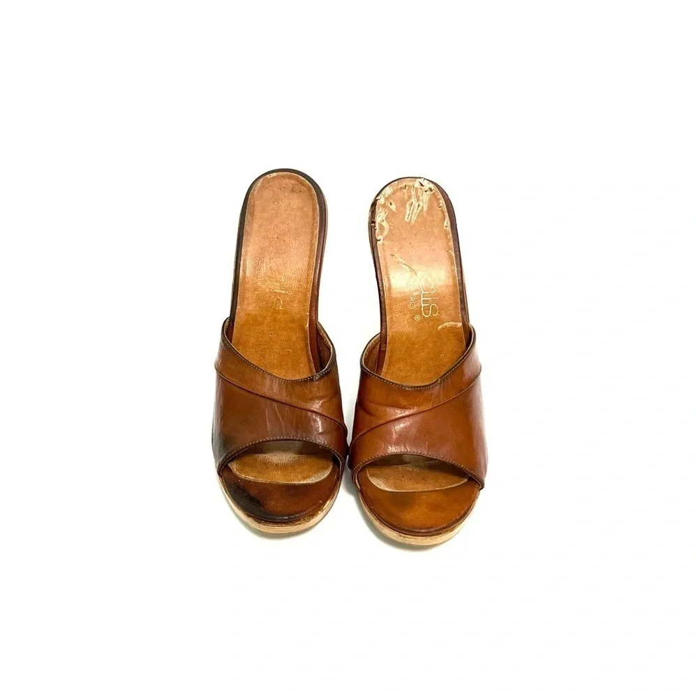 Vintage 1970s brown leather open toe wooden polly style heels